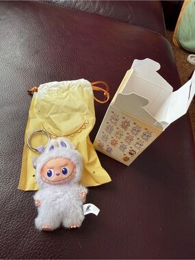 POP MART Labubu V4 The Monsters Pin For Love Alphabet Plush Pendant - Letter  E